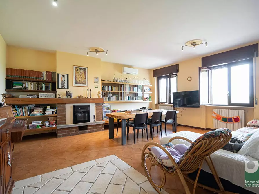 Immagine 1 di Appartamento in vendita  in Via Gramsci a Oleggio