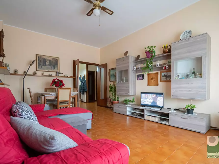 Immagine 1 di Appartamento in vendita  in via gramsci a Oleggio