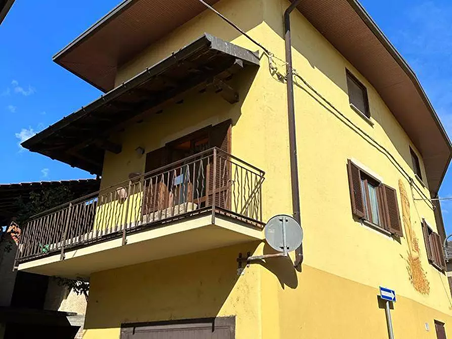 Immagine 1 di Appartamento in vendita  in Via Santa Maria a Borgo Ticino