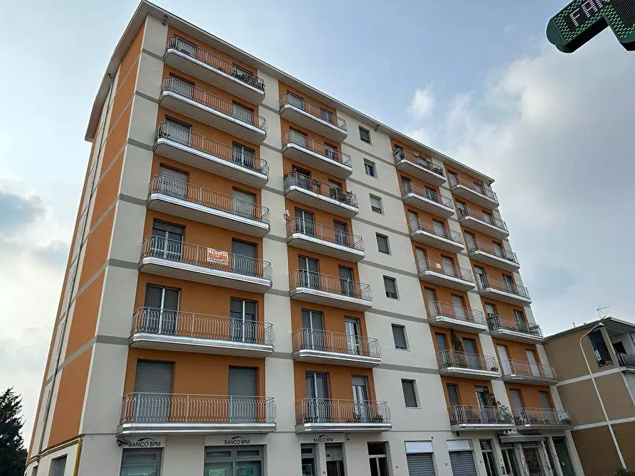 Immagine 1 di Appartamento in vendita  in Via Magistrini a Momo