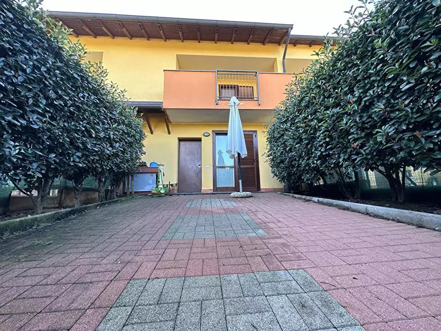 Immagine 1 di Villa in vendita  in via san quirico a Momo