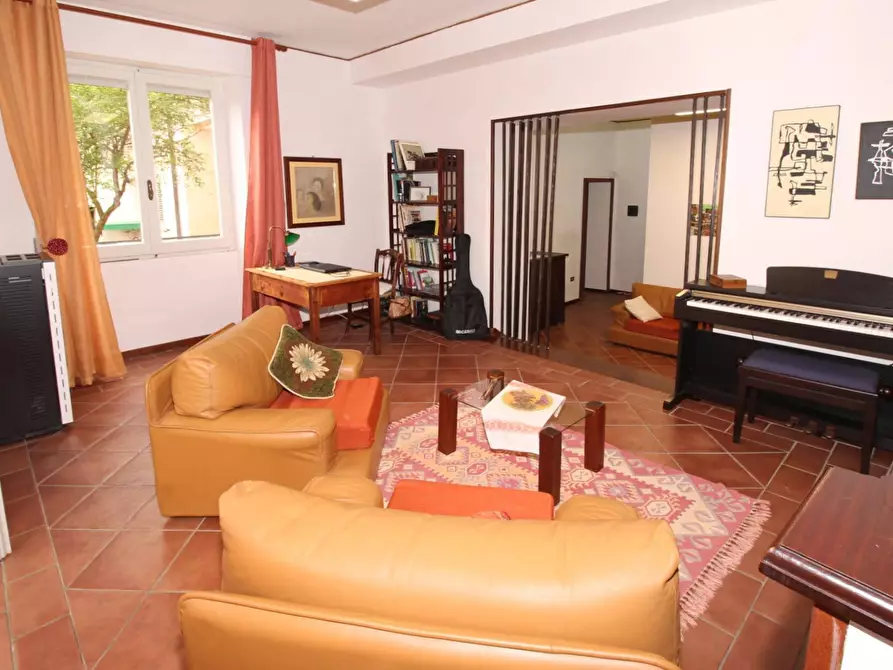 Immagine 1 di Appartamento in vendita  in via Dante a Dorgali