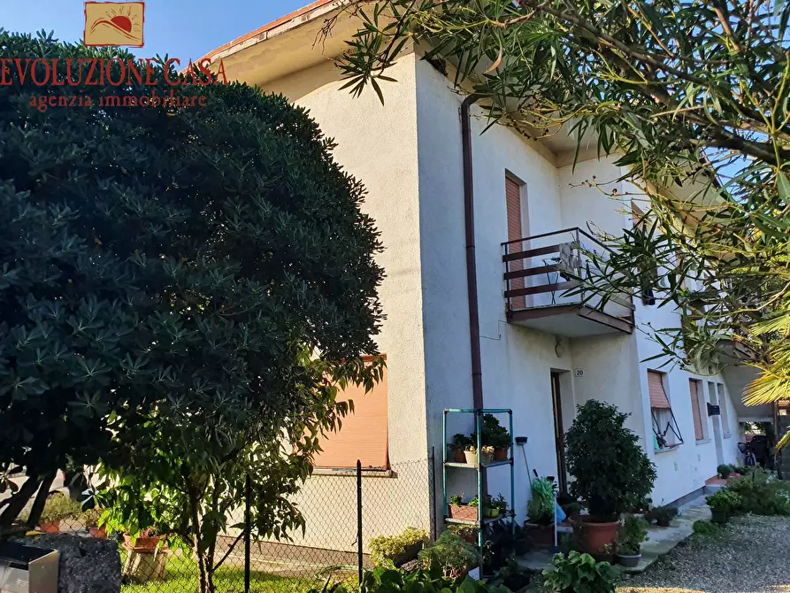 Immagine 1 di Appartamento in vendita  in silvio pellico a Capriva Del Friuli