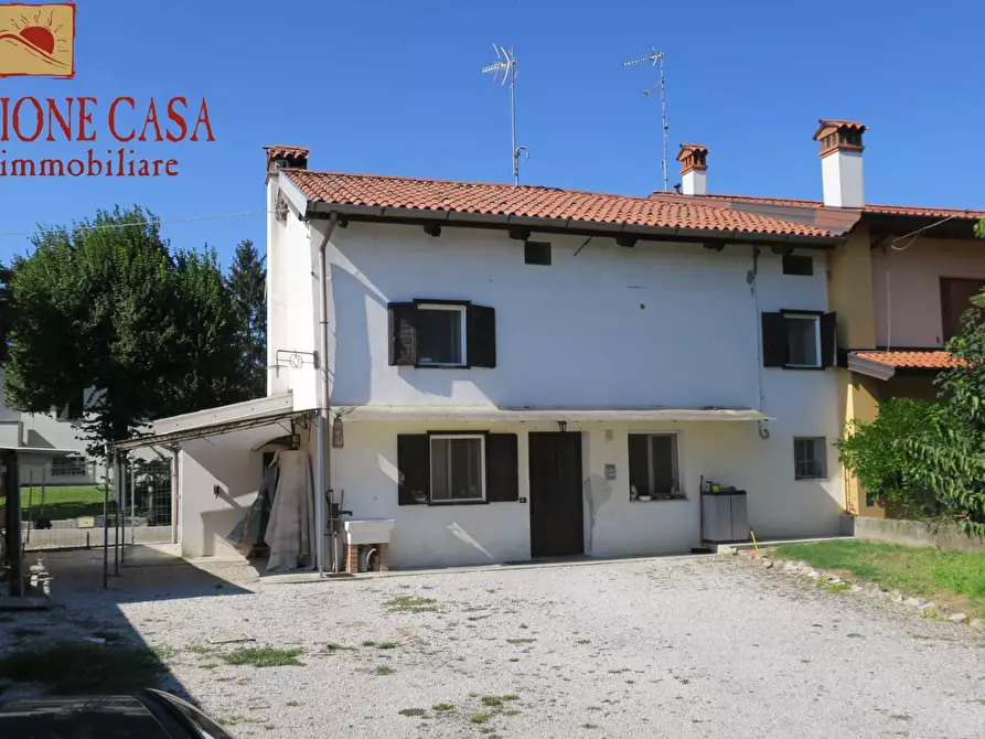 Immagine 1 di Villa in vendita  in aquileia a Capriva Del Friuli