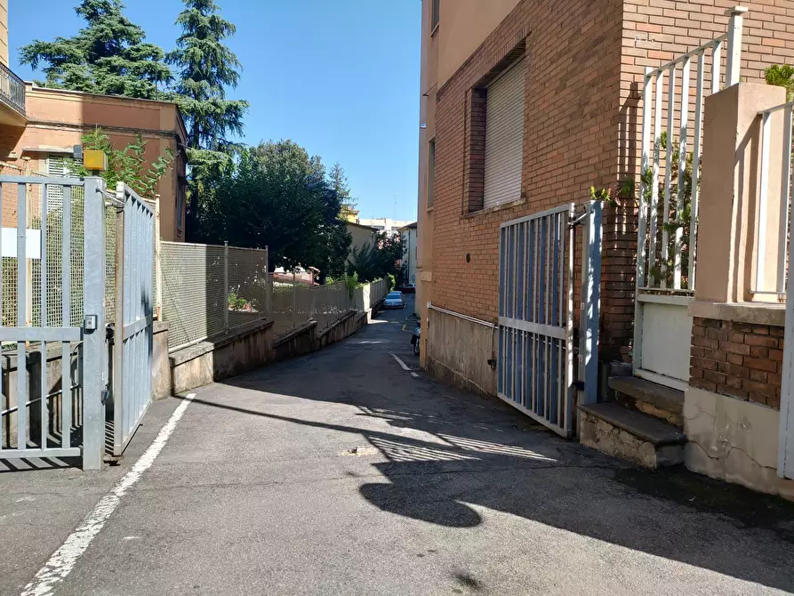 Immagine 1 di Magazzino in affitto  in Via Giuseppe Mazzini a Bologna