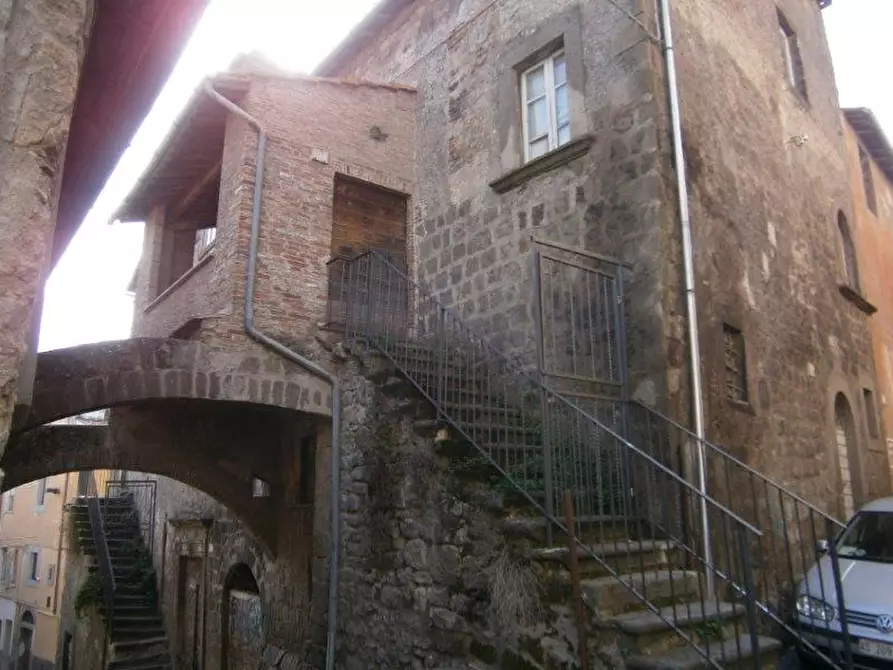 Immagine 1 di Palazzo in vendita  in via Bellavista a Viterbo