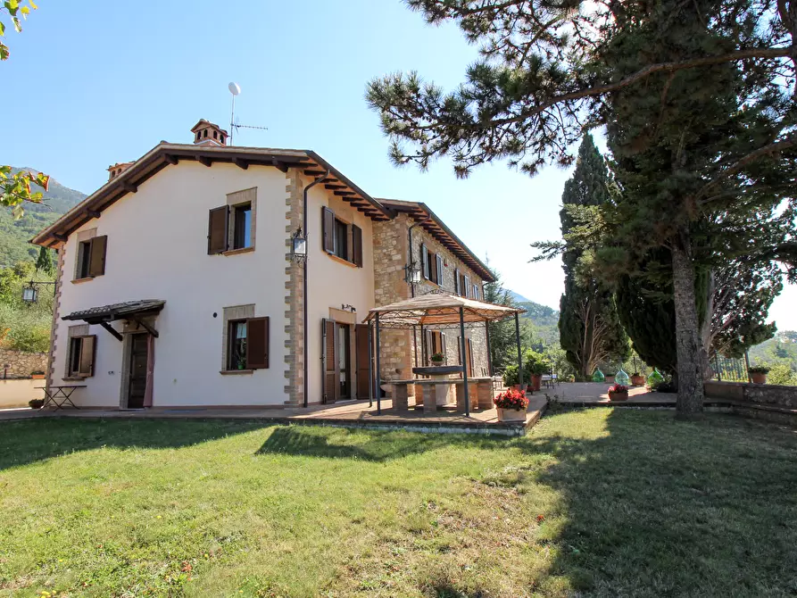 Immagine 1 di Villa in vendita  in Viole - Assisi a Assisi