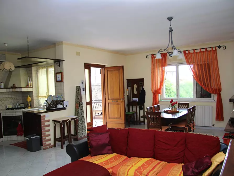 Immagine 1 di Villa in vendita  in Via Belvedere a Bomarzo