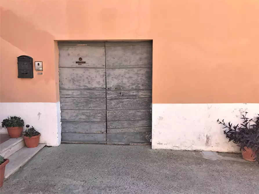 Immagine 1 di Magazzino in vendita  in Via di Villa Tarantola a Tarquinia
