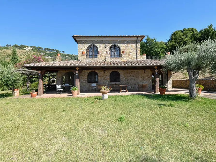 Immagine 1 di Villa in vendita  in Via S. Andrea a Castellabate