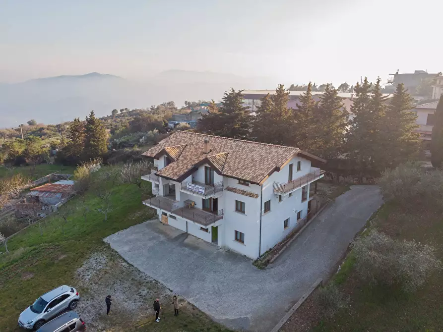 Immagine 1 di Villa in vendita  in Via Madonna di Loreto a Rofrano