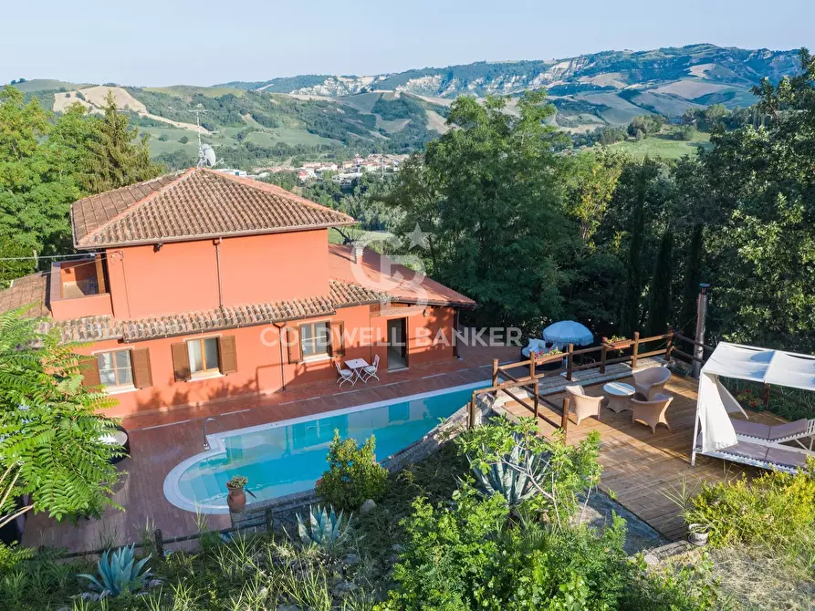 Immagine 1 di Villa in vendita  in Via Gaiano a Montescudo-Monte Colombo