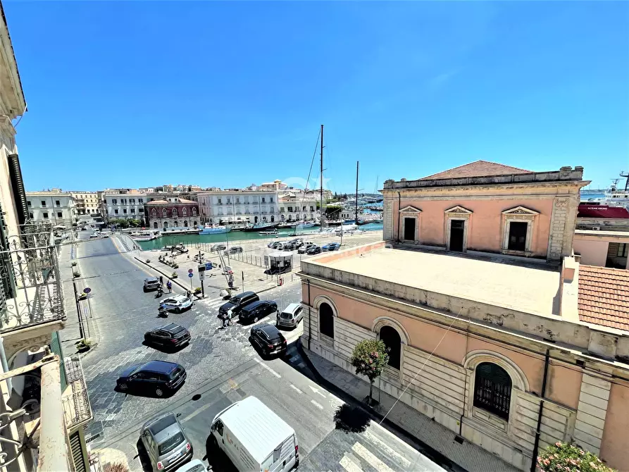 Immagine 1 di Appartamento in vendita  in via malta a Siracusa