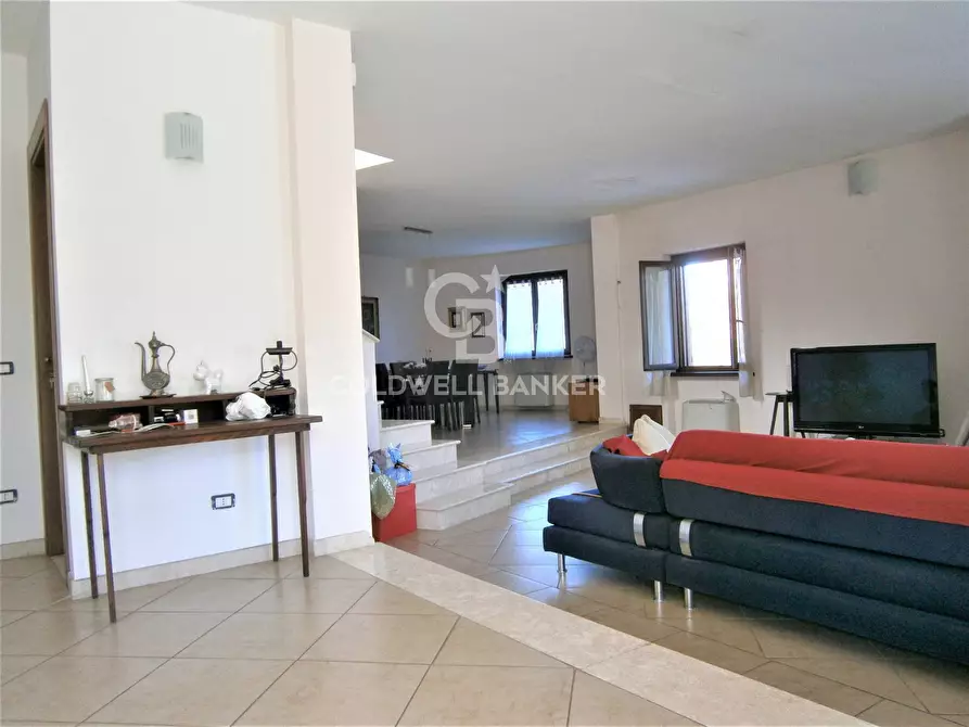 Immagine 1 di Villa in vendita  in Via Francesco Fanti a Soriano Nel Cimino