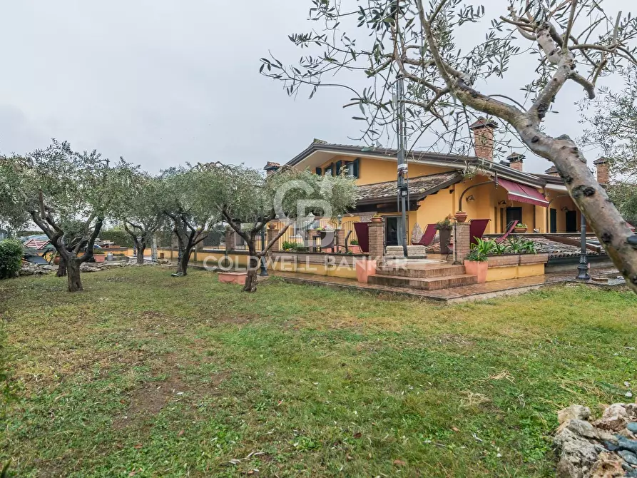 Immagine 1 di Villa in vendita  in Via Maceri a Rimini
