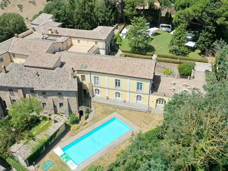 Immagine 1 di Villa in vendita  in Piazza S. G. Battista a Bomarzo