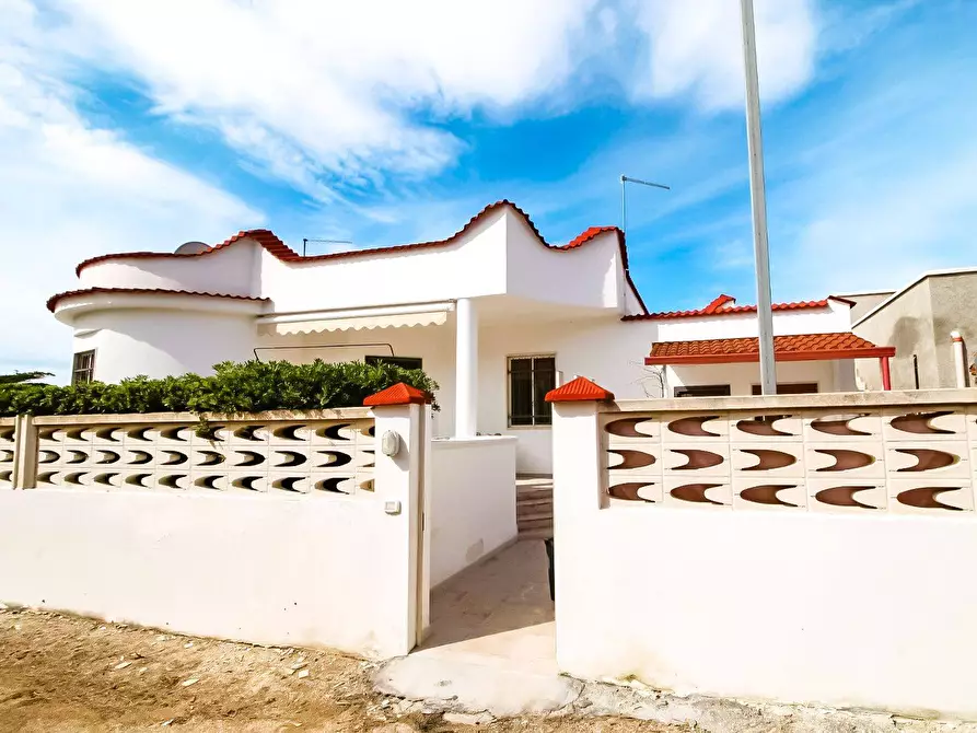 Immagine 1 di Villa in vendita  in Via Litoranea a Manduria