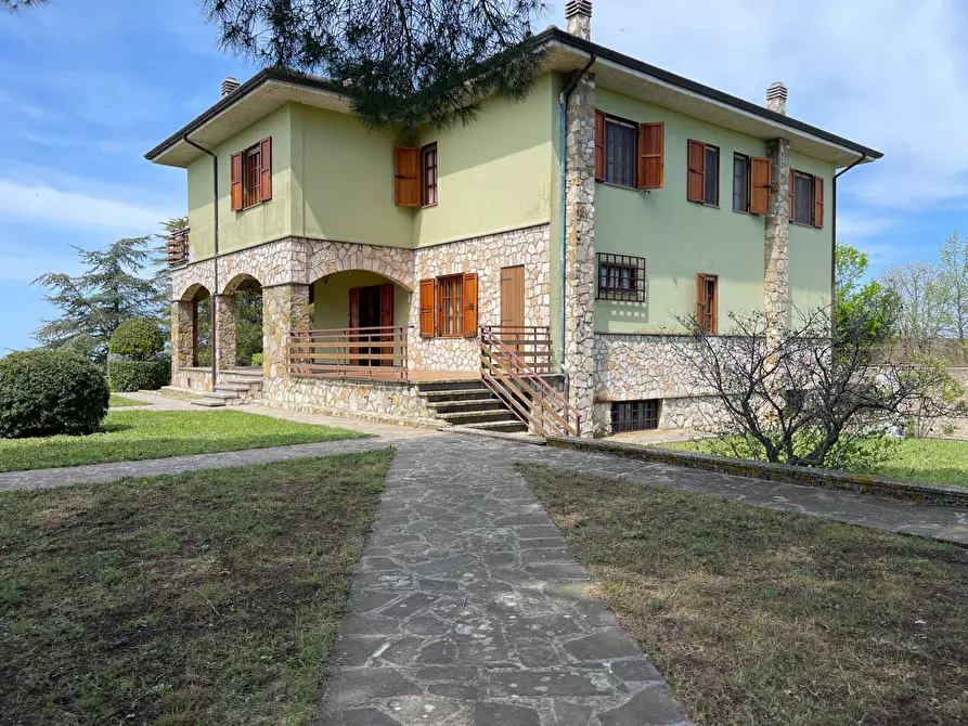 Immagine 1 di Villa in vendita  in Via del Torrione a Arlena Di Castro