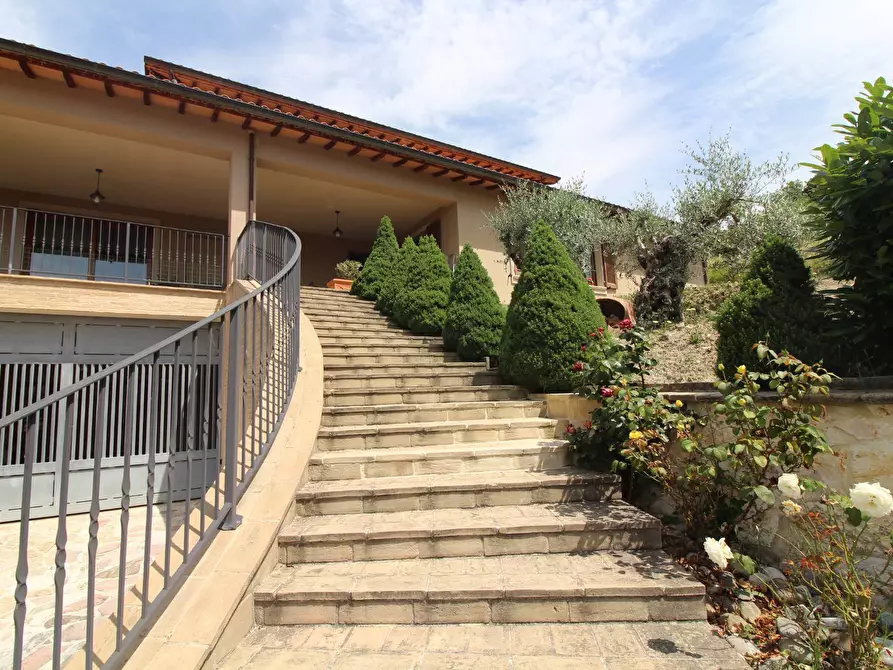 Immagine 1 di Villa in vendita  in Via Fonte della Serra a Nocera Umbra