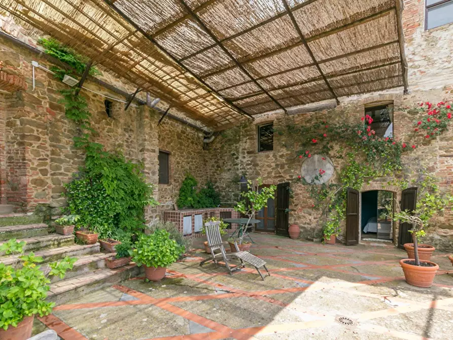 Immagine 1 di Casa indipendente in vendita  in Vicolo della pergola a Magliano In Toscana