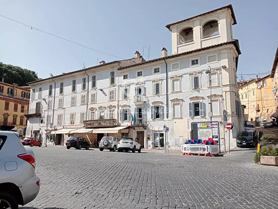 Immagine 1 di Appartamento in vendita  in Piazza Vittorio Emanule a Ronciglione