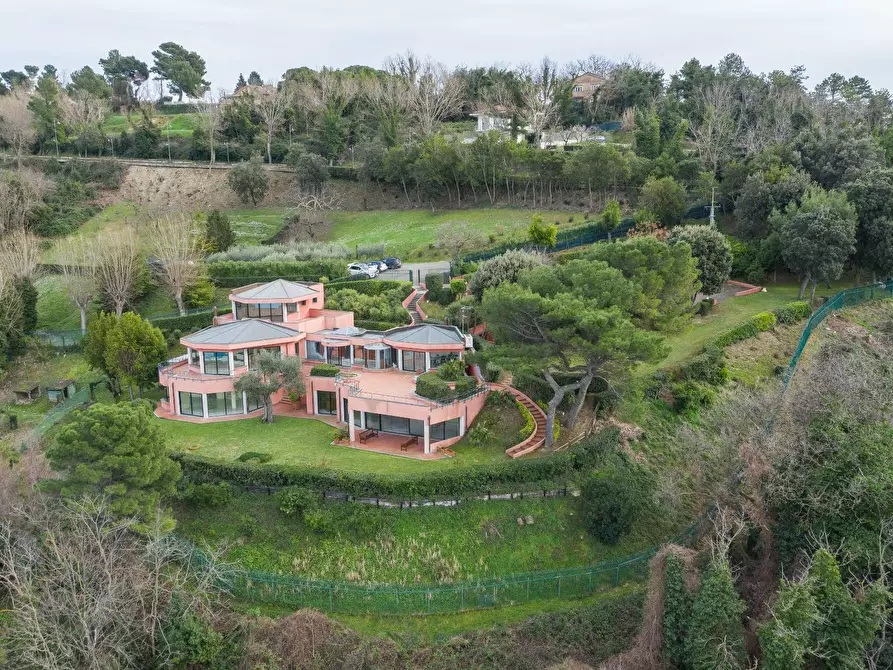 Immagine 1 di Villa in vendita  in Via Strada del Monte a Gabicce Mare