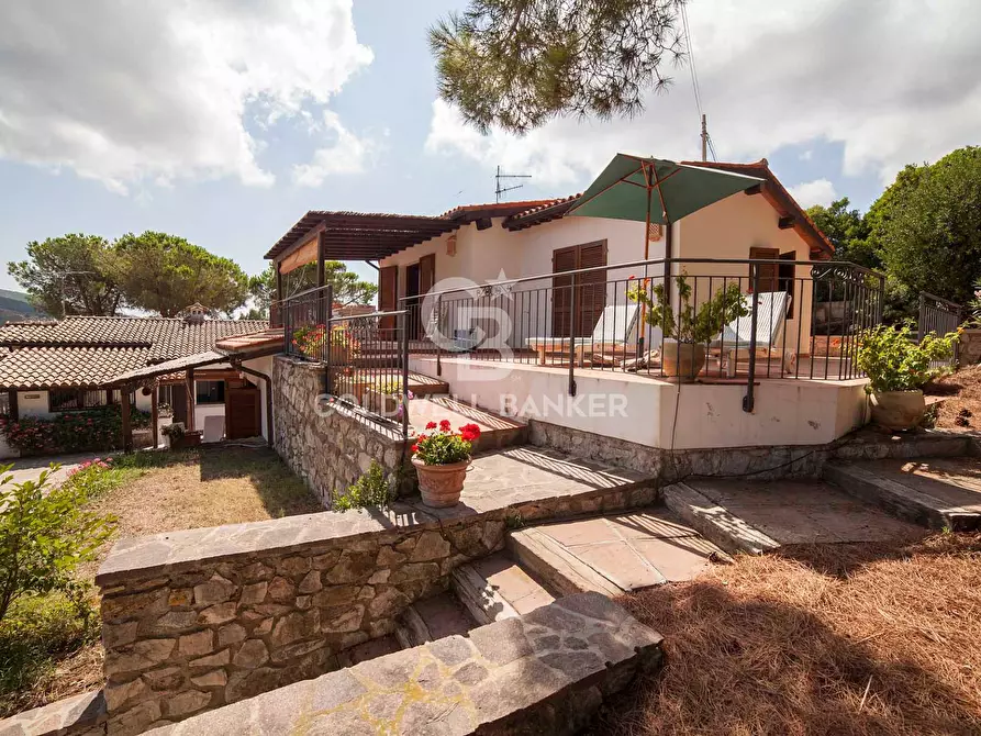 Immagine 1 di Villa in vendita  in Via dei Forcioni a Campo Nell'elba