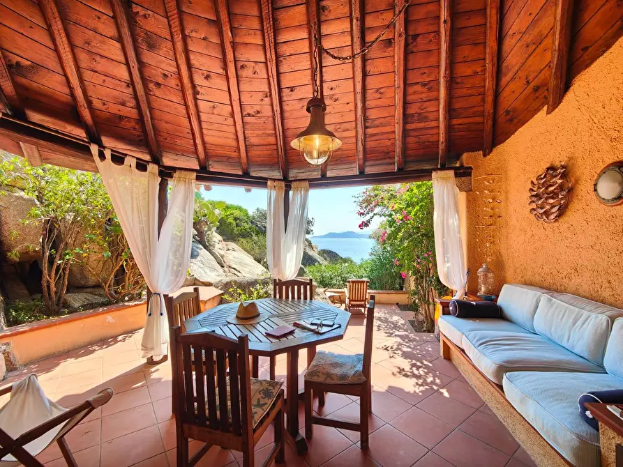 Immagine 1 di Villa in vendita  in via punta passino a Palau