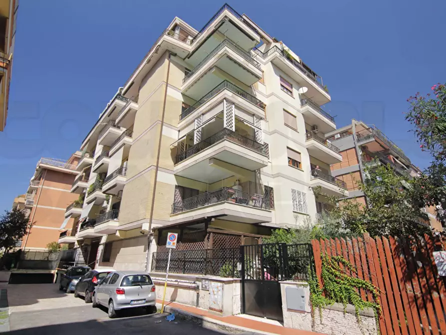 Immagine 1 di Appartamento in vendita  in Via Capo Di Gallo a Roma