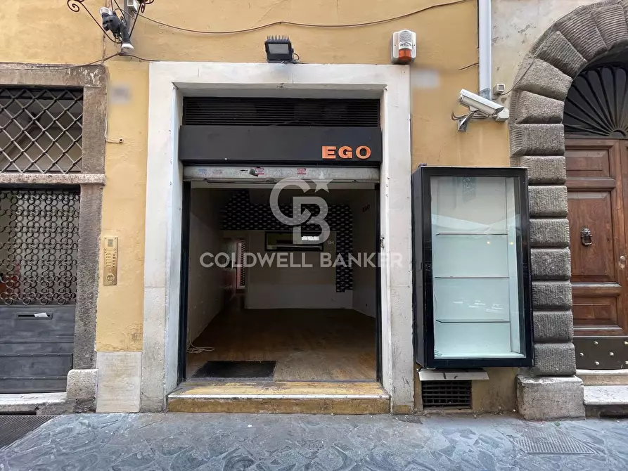 Immagine 1 di Locale commerciale in affitto  in Via Delle Carrozze a Roma