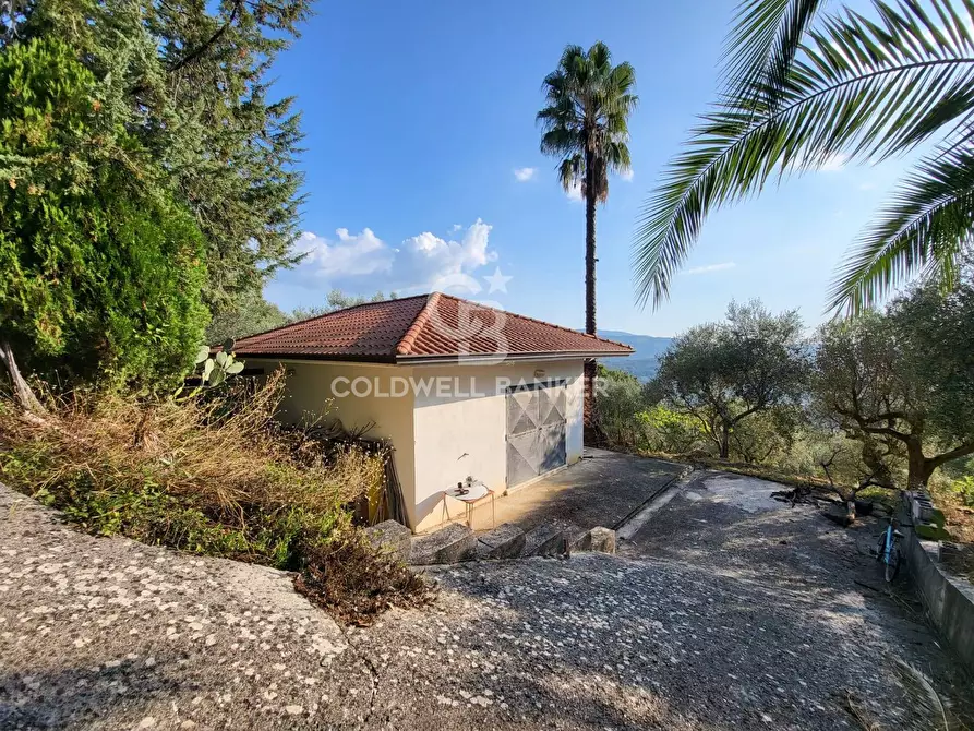 Immagine 1 di Villa in vendita  in Via Romanelli a Ogliastro Cilento