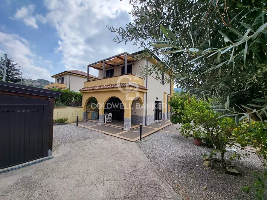 Immagine 1 di Casa indipendente in vendita  in Via Torre Mangone a Torchiara