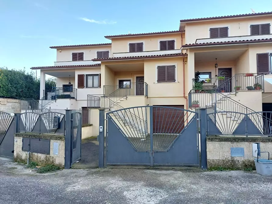 Immagine 1 di Villa in vendita  in Via Giuseppe Verzaro a Bomarzo
