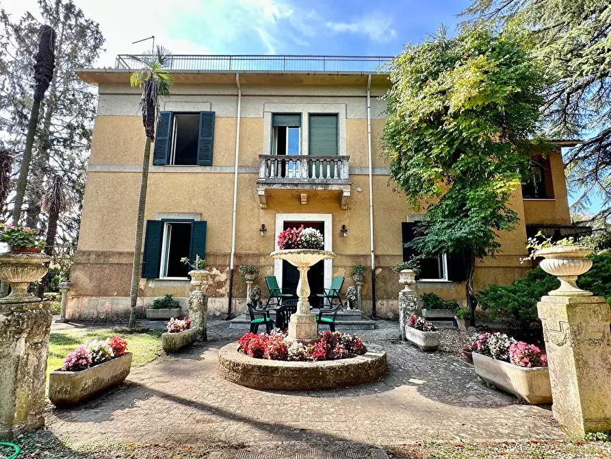 Immagine 1 di Villa in vendita  in corso vittorio a Manziana