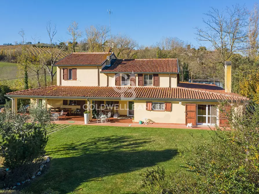 Immagine 1 di Villa in vendita  in Via Fiume a Coriano
