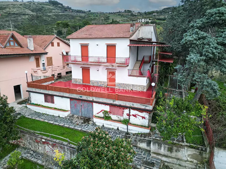 Immagine 1 di Villa in vendita  in Via Salita Degli Ulivi a Agropoli