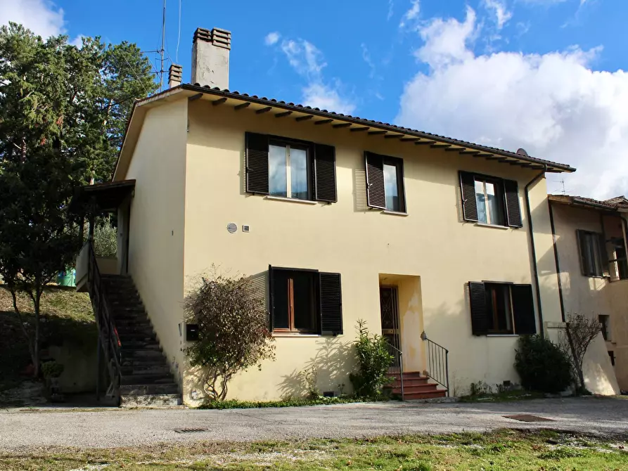 Immagine 1 di Casa indipendente in vendita  in frazione armenzano a Assisi
