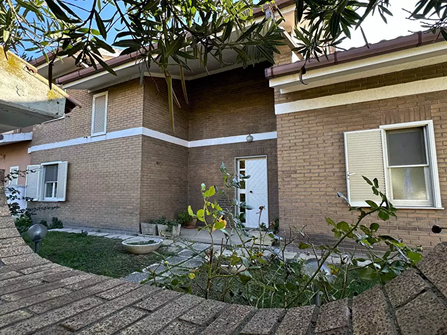 Immagine 1 di Villa in vendita  in VIA DEL LENTISCHIO a Tarquinia