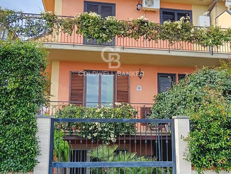 Immagine 1 di Villa in vendita  in Via Dietro La Chiesa a Fiumefreddo Di Sicilia