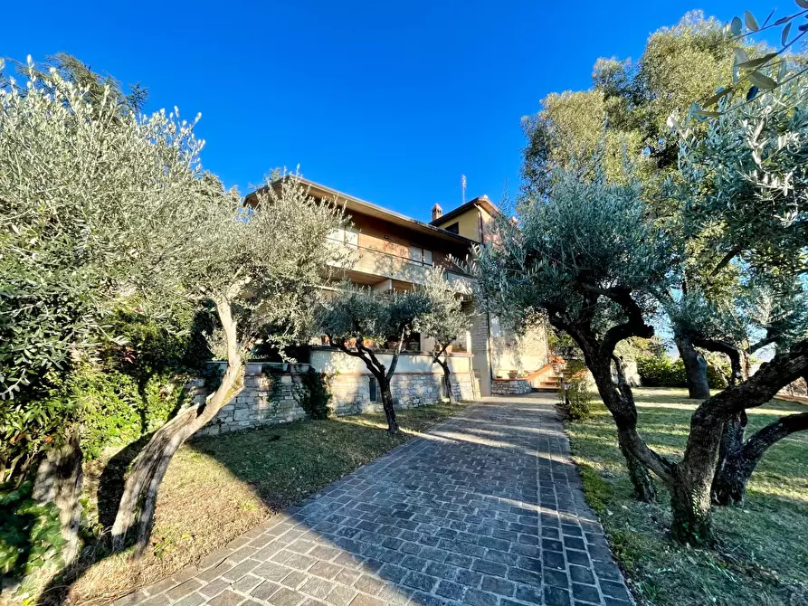 Immagine 1 di Villa in vendita  in via madonna dell'olivo a Assisi