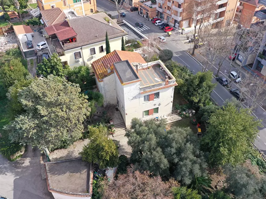 Immagine 1 di Villa in vendita  in via Volturno a Monterotondo