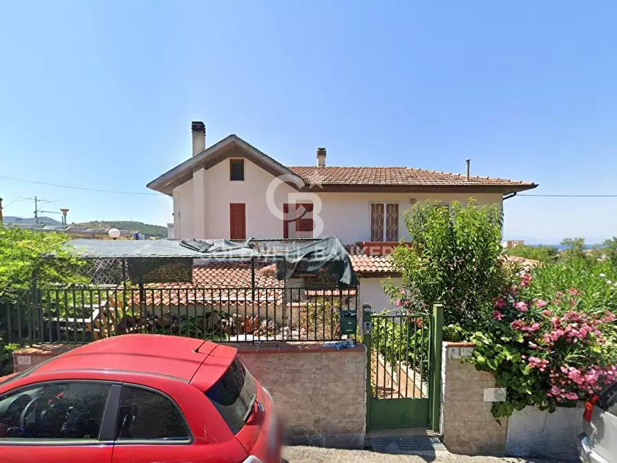 Immagine 1 di Villa in vendita  in Via degli Ulivi a Agropoli
