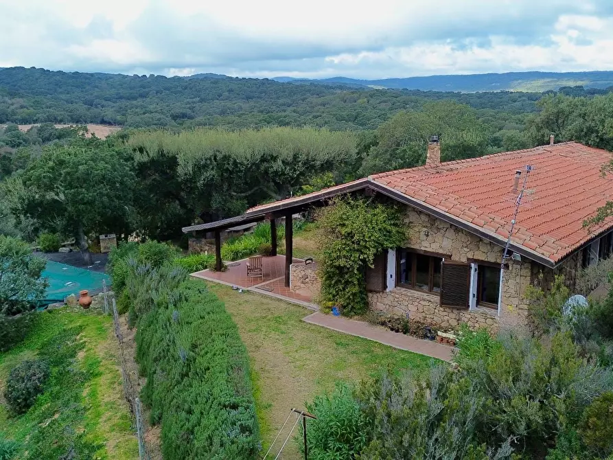 Immagine 1 di Villa in vendita  in Localita' Chirialza-Su canale a Monti