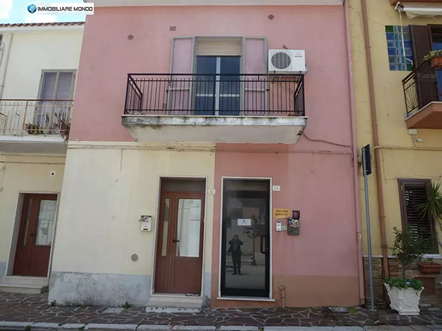 Immagine 1 di Casa indipendente in vendita  in Via Vincenzo Tanassi a Ururi