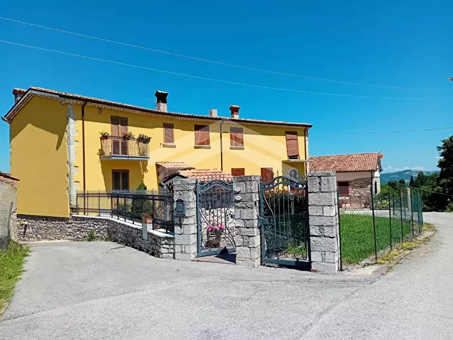 Immagine 1 di Villa in vendita  a Guardiaregia