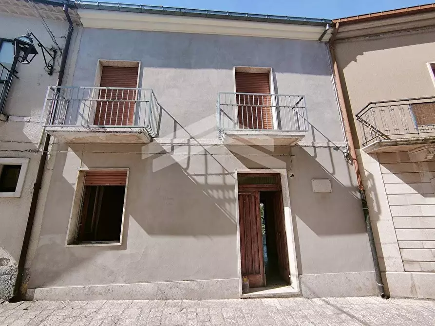 Immagine 1 di Palazzo in vendita  in Via Regina Margherita a Busso