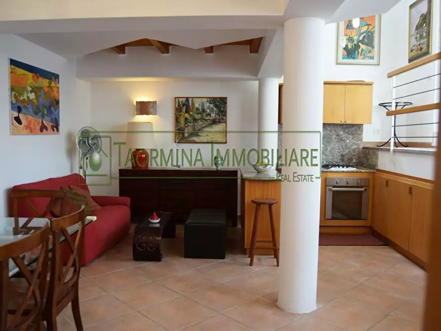 Immagine 1 di Casa indipendente in vendita  in via Damiano Rosso a Taormina