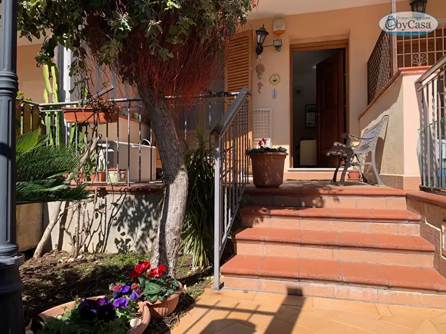 Immagine 1 di Appartamento in vendita  in via valdambrini a Santa Marinella