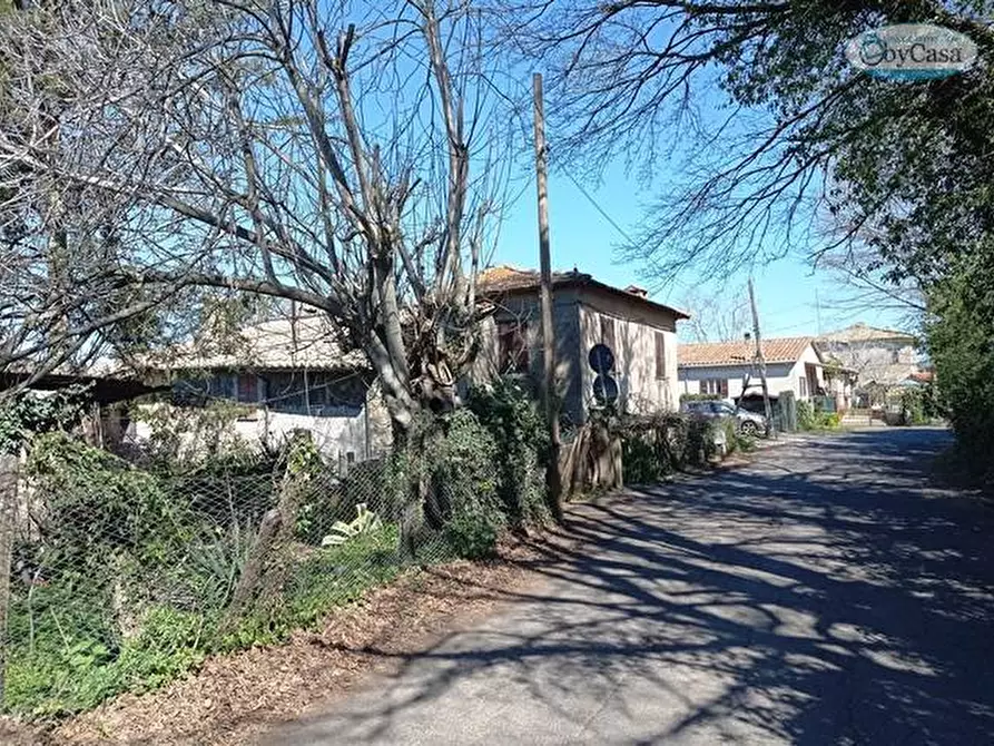 Immagine 1 di Appartamento in vendita  in Via Generale Delio Enzo De santis a Bracciano