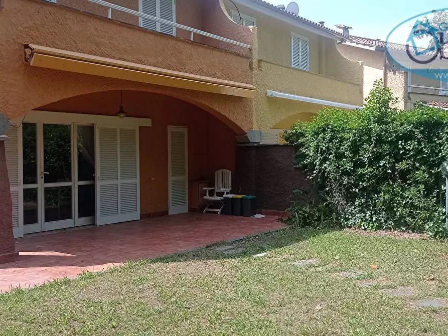 Immagine 1 di Villa in affitto  in VIA DIANA a Ladispoli